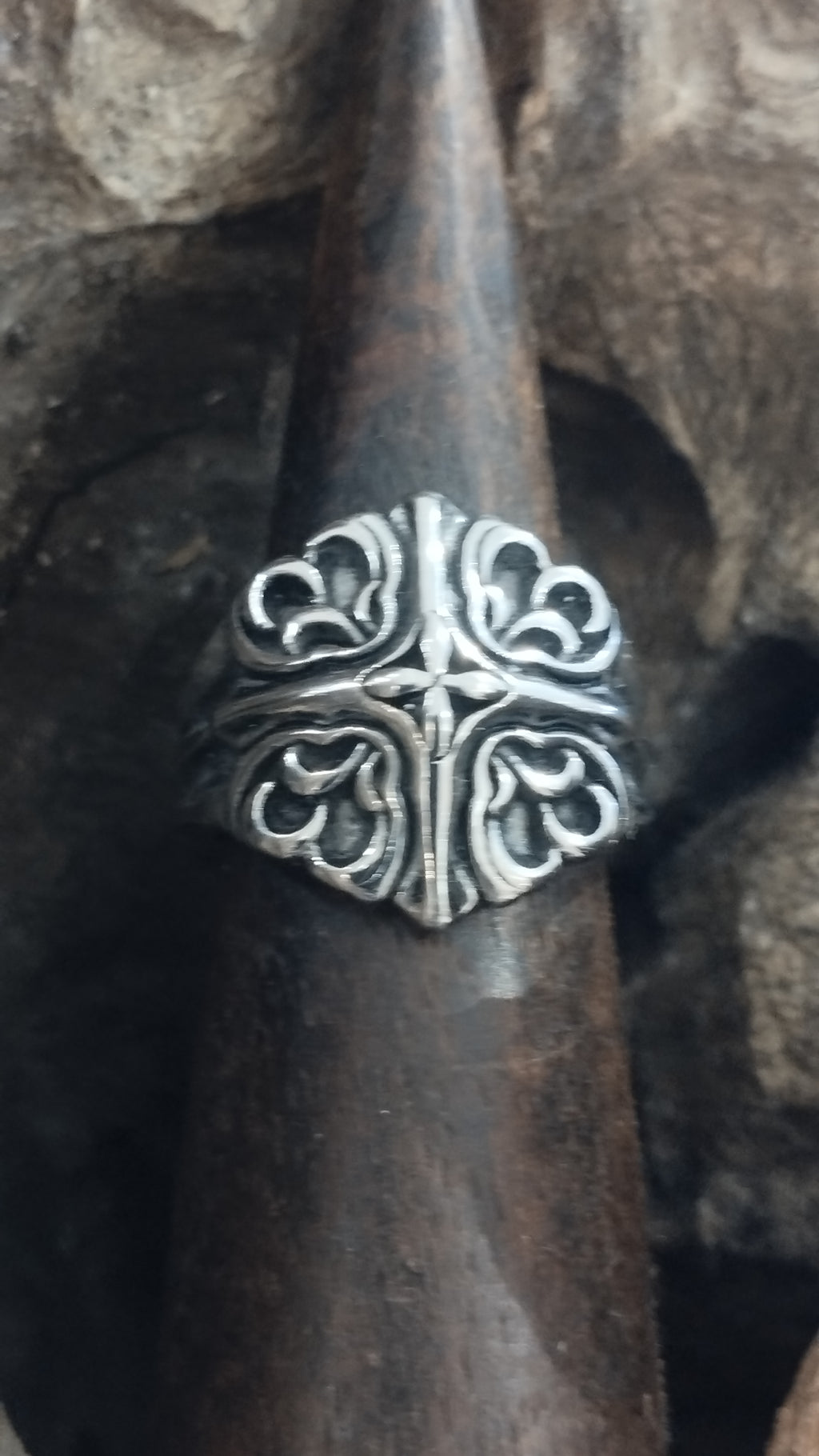 ANILLO GOTICO