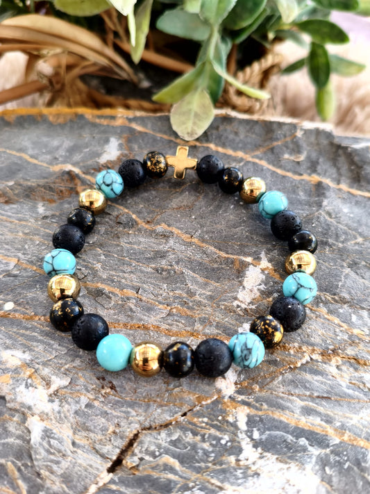 Pulsera "Golden Cross" – Turquesa, Piedra Volcánica y Oro Brillante