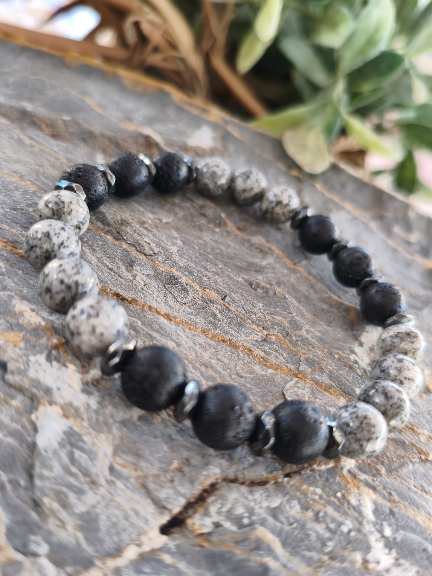 Pulsera "Magma & Stone" – Jaspe, Piedra Volcánica y Hematita