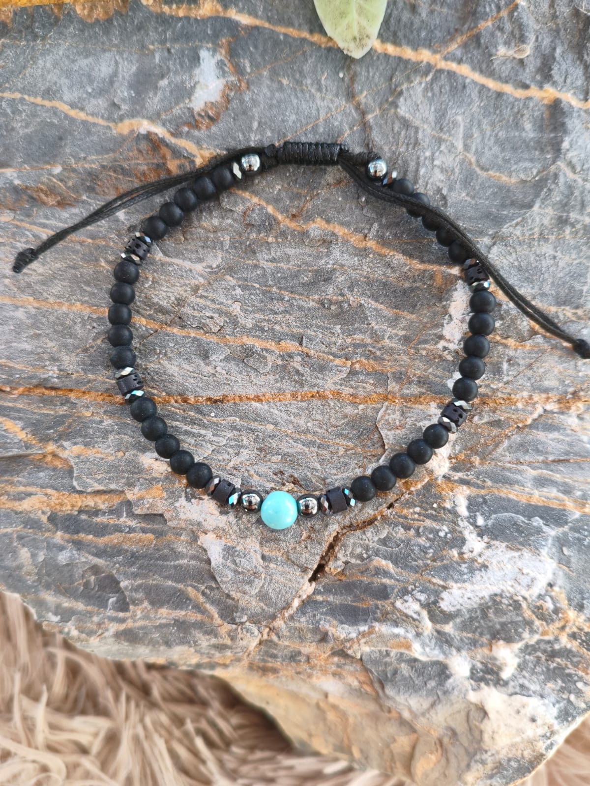 Pulsera "Aura" – Ónix Mate y Centro de Turquesa