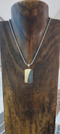 COLLAR CON CHAPA EN DORADO Y PLATEADO